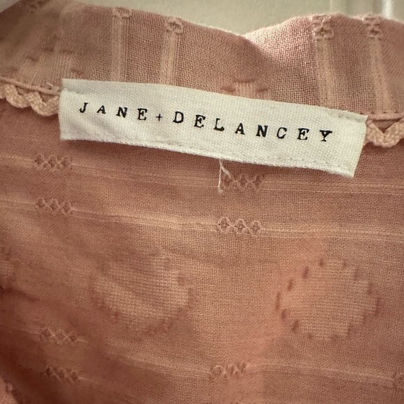 Jane & Delancey Anthropologie, M, tie button down south western tee Blush - Picture 2 of 6